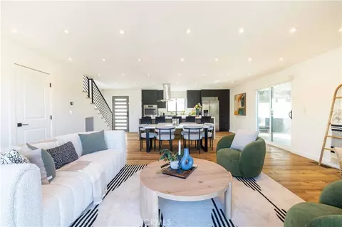 4300 Camello Rd, Woodland Hills, CA 91364