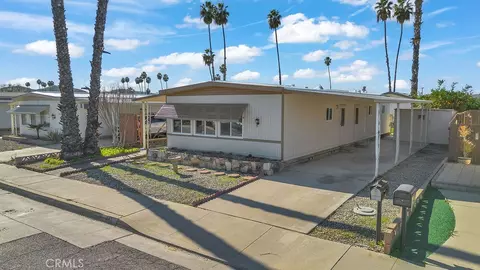 841 S Lyon, Hemet, CA 92543