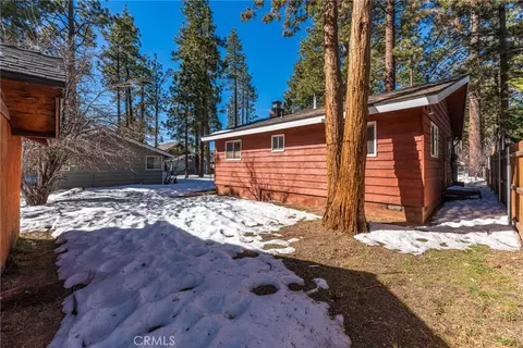 Exterior - 904 Michael Ave, Big Bear City, CA 92314 photo 6 of 8