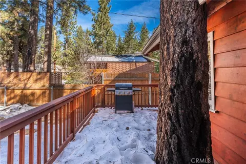 Exterior - 904 Michael Ave, Big Bear City, CA 92314 photo 2 of 8