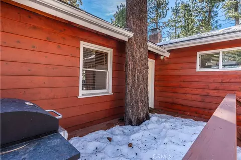 Exterior - 904 Michael Ave, Big Bear City, CA 92314 photo 3 of 8