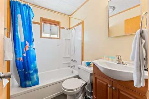 Bath - 904 Michael Ave, Big Bear City, CA 92314 photo 3 of 3