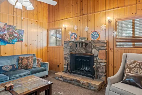 Living - 904 Michael Ave, Big Bear City, CA 92314 photo 2 of 4