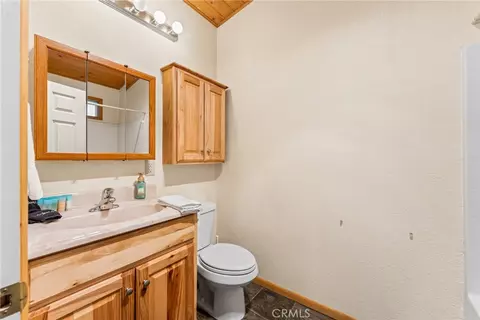 Bath - 904 Michael Ave, Big Bear City, CA 92314 photo 1 of 3