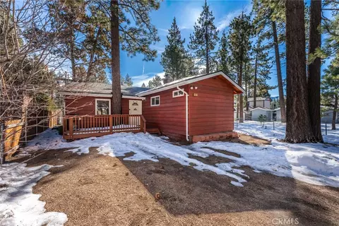 Exterior - 904 Michael Ave, Big Bear City, CA 92314 photo 1 of 8