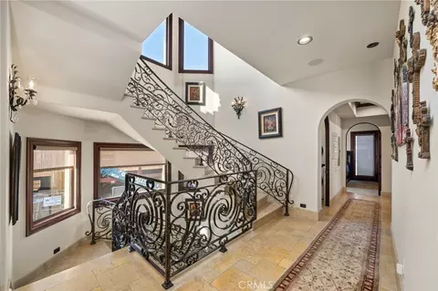 Entry Way - 2 60th Pl, Long Beach, CA 90803 photo 4 of 7