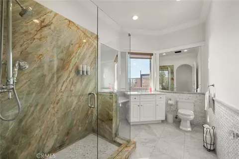 Bath - 2 60th Pl, Long Beach, CA 90803 photo 4 of 7