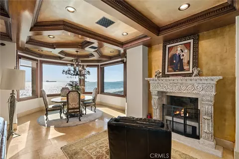 Dining - 2 60th Pl, Long Beach, CA 90803 photo 3 of 5