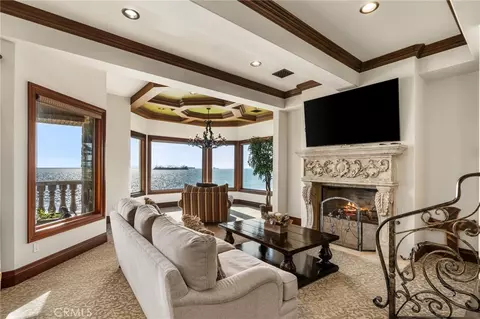 Living - 2 60th Pl, Long Beach, CA 90803 photo 5 of 5