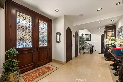 Entry Way - 2 60th Pl, Long Beach, CA 90803 photo 2 of 7
