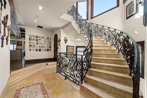 Entry Way - 2 60th Pl, Long Beach, CA 90803 photo 5 of 7