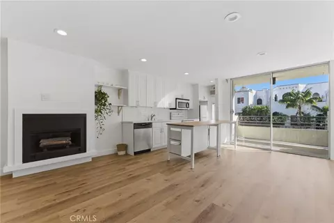 6151 Orange St #107, Los Angeles, CA 90048