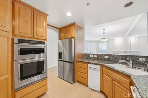 Kitchen - 1500 E Ocean Blvd #416, Long Beach, CA 90802 photo 2 of 2