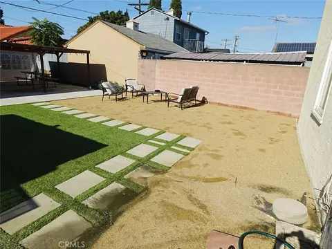 211 S Poinsettia Ave, Compton, CA 90221 photo 4