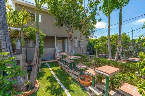 736 W 41st Pl, Los Angeles, CA 90037