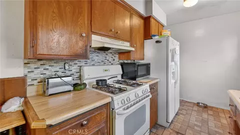 Kitchen - 223 E Marker St, Long Beach, CA 90805 photo 3 of 3
