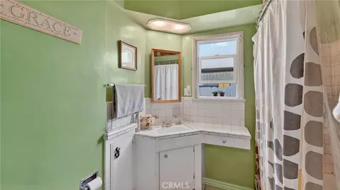 Bath - 223 E Marker St, Long Beach, CA 90805 photo 1 of 1