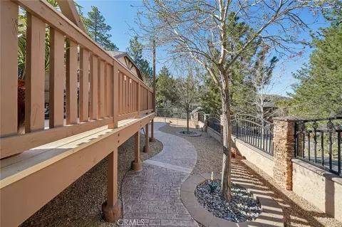 Exterior - 5319 Desert Vw, Wrightwood, CA 92397 photo 18 of 21