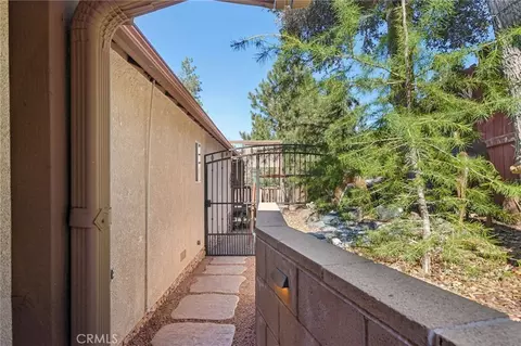 Exterior - 5319 Desert Vw, Wrightwood, CA 92397 photo 15 of 21