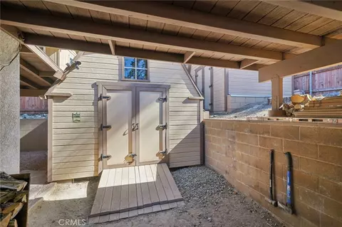 Exterior - 5319 Desert Vw, Wrightwood, CA 92397 photo 9 of 21