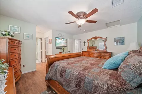 Bedroom - 5319 Desert Vw, Wrightwood, CA 92397 photo 3 of 5