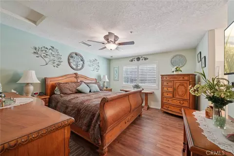 Bedroom - 5319 Desert Vw, Wrightwood, CA 92397 photo 4 of 5