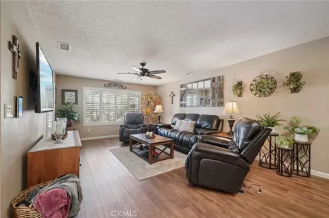 Living - 5319 Desert Vw, Wrightwood, CA 92397 photo 1 of 1