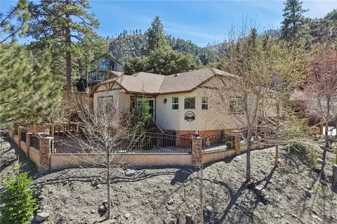Exterior - 5319 Desert Vw, Wrightwood, CA 92397 photo 2 of 21