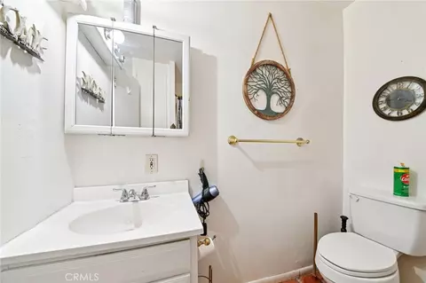 Bath - 13944 Brightwell Ave, Paramount, CA 90723 photo 4 of 6