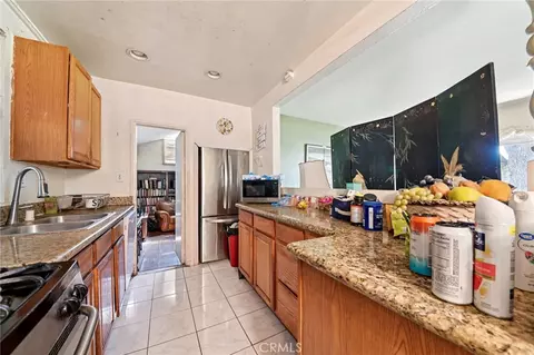 Kitchen - 13944 Brightwell Ave, Paramount, CA 90723 photo 2 of 3