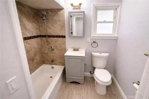 Bath - 1429 Berkeley Dr, Redlands, CA 92374 photo 1 of 4