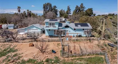 30090 Briggs Rd, Agua Dulce, CA 91390