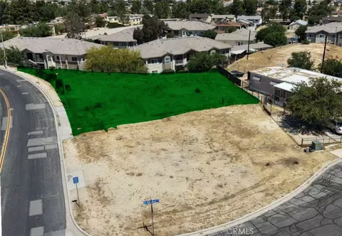 16740 Pebble Bch, Victorville, CA 92395