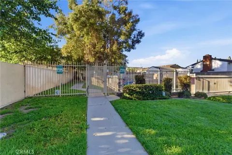 9200 Palm St #6, Bellflower, CA 90706