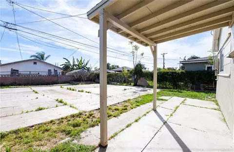 Exterior - 124 W Caldwell, Compton, CA 90220 photo 4 of 6