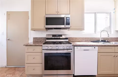 Kitchen - 124 W Caldwell, Compton, CA 90220 photo 2 of 3