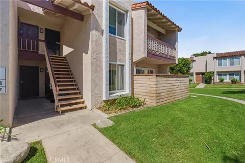 700 W La Veta #C7, Orange, CA 92868