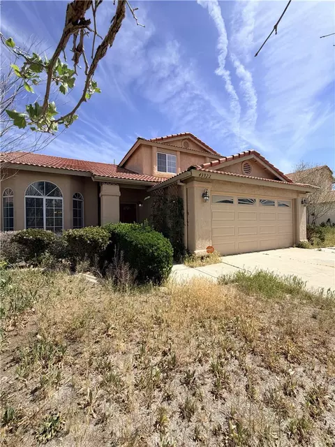 Exterior - 43922 Fallon Dr, Lancaster, CA 93535 photo 3 of 8