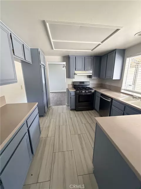 Kitchen - 43922 Fallon Dr, Lancaster, CA 93535 photo 2 of 3