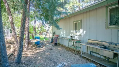Exterior - 22070 Big Oak Rd, Cedarpines Park, CA 92322 photo 7 of 15