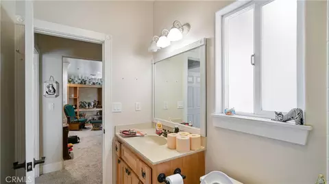 Bath - 22070 Big Oak Rd, Cedarpines Park, CA 92322 photo 4 of 6