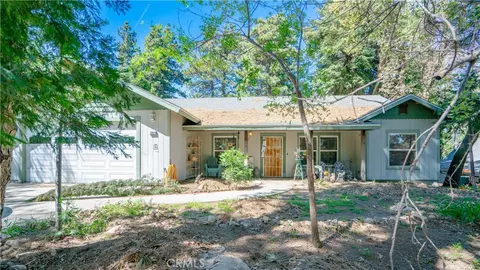 Exterior - 22070 Big Oak Rd, Cedarpines Park, CA 92322 photo 4 of 15