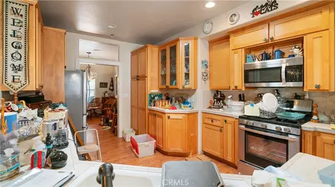 Kitchen - 22070 Big Oak Rd, Cedarpines Park, CA 92322 photo 1 of 3