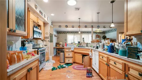 Kitchen - 22070 Big Oak Rd, Cedarpines Park, CA 92322 photo 3 of 3