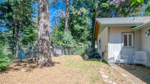 Exterior - 22070 Big Oak Rd, Cedarpines Park, CA 92322 photo 10 of 15