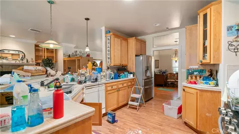 Kitchen - 22070 Big Oak Rd, Cedarpines Park, CA 92322 photo 2 of 3