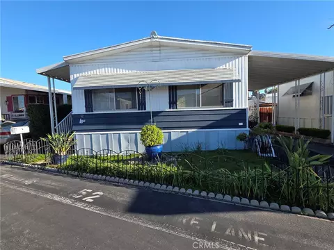 20806 Gridley Rd #52, Lakewood, CA 90715