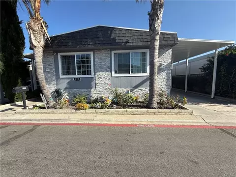 227 Palos Verdes Dr, Santa Ana, CA 92704
