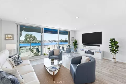 383 Bay Shore Ave #407, Long Beach, CA 90803