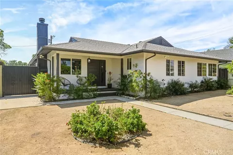 17126 San Fernando Msn, Granada Hills, CA 91344